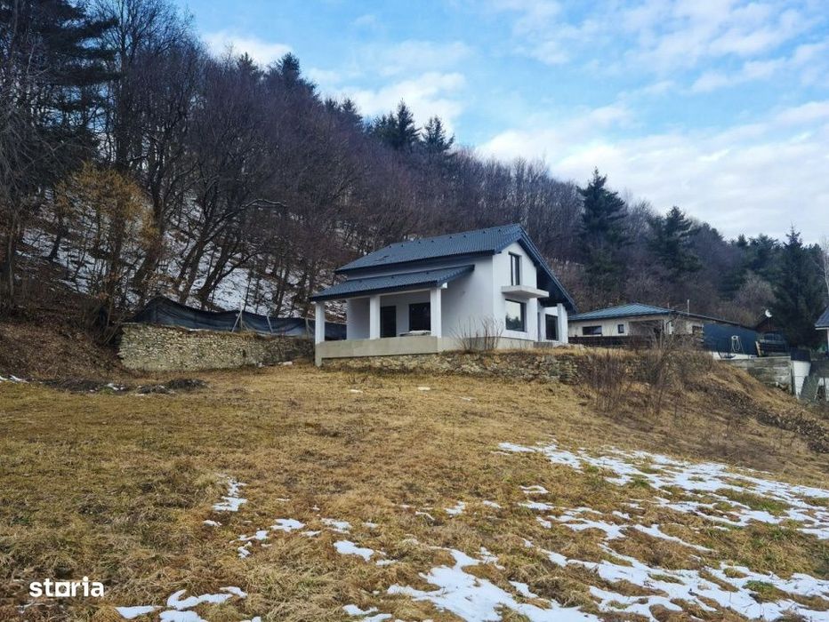 Casa P+M deosebita, 159 mp utili, situata pe Valea Capriorii,  FeleacU