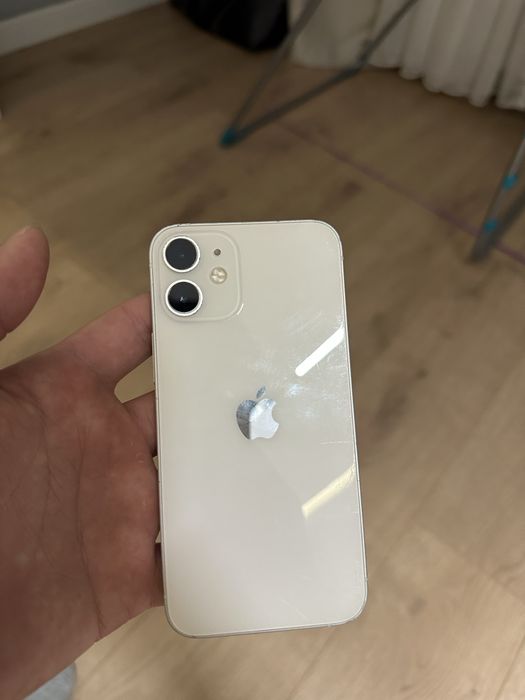 Iphone 12 mini.