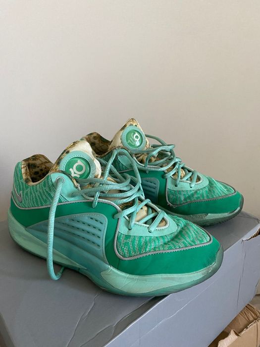 Продам баскетбольные кроссовки