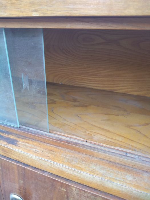 Ретро  шкаф ,стъклена витрина .