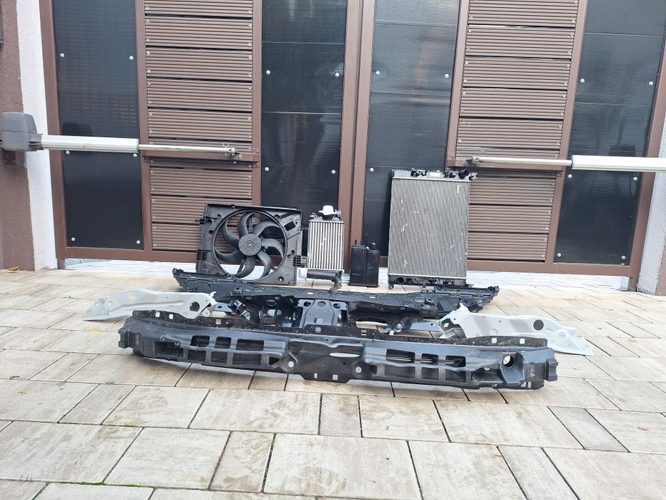 Fata piese usi bara faruri grila activa logan 3