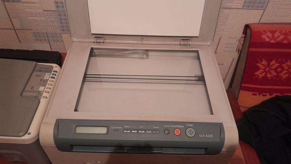 Продам два принтера на запчасти