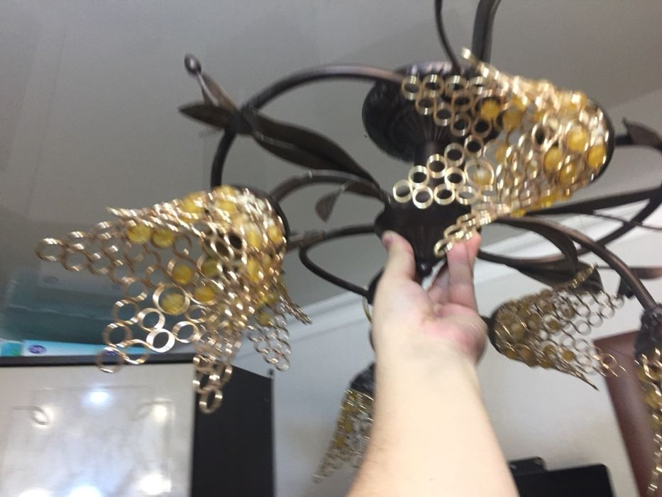 Люстра качественная рабочая