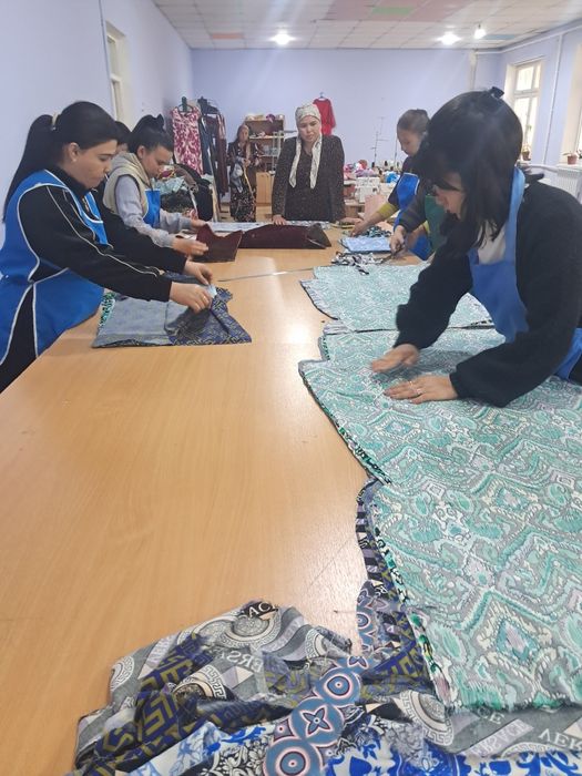 Ayollar uchun kesilgan mato