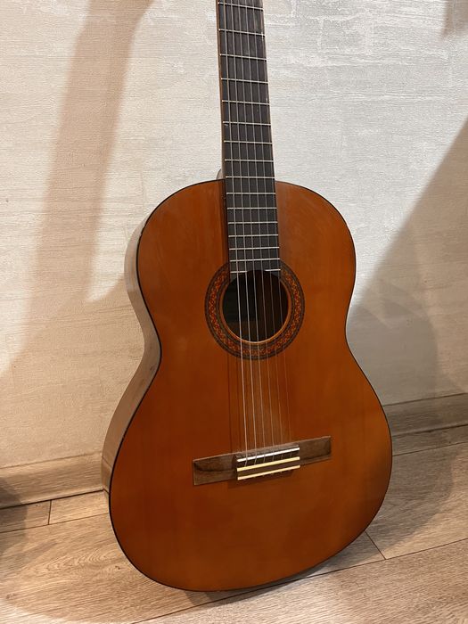 Продам гитару в отличном сосотлянии