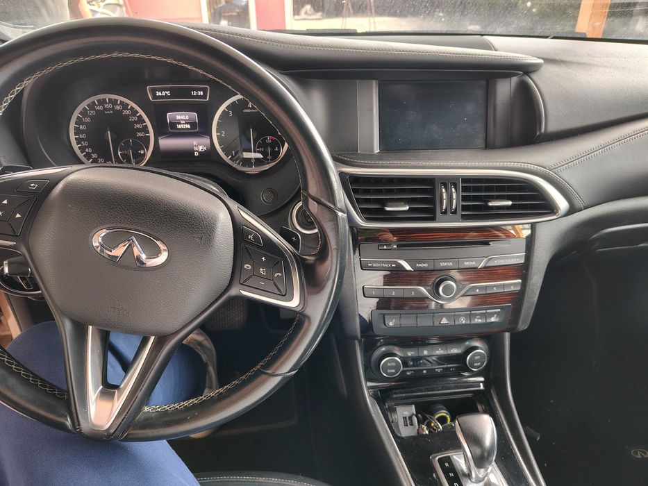 INFINITI Q30 2016 — imagine 4