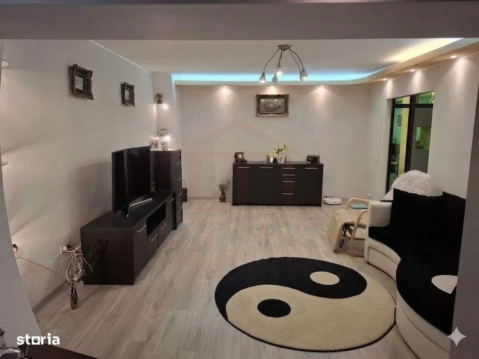 Vanzare apartament cu 3 camere Str. Domneasca, 104 mp, etaj 1.