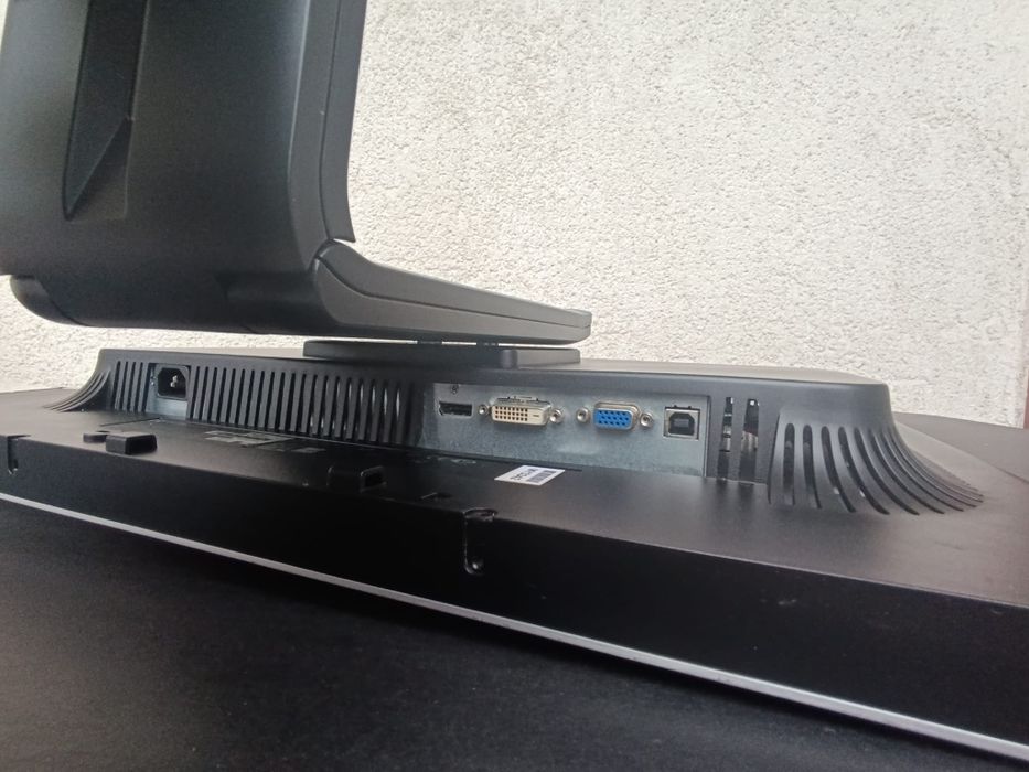 Monitor LCD 24" HP Compaq LA2405WG  Grad A  1920x1200 5ms  DVI VGA