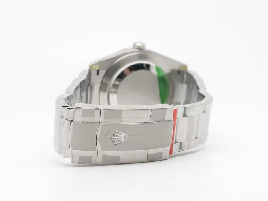 Rolex Oyster Perpetual 124300 41mm Червен циферблат – реални снимки – Sofia