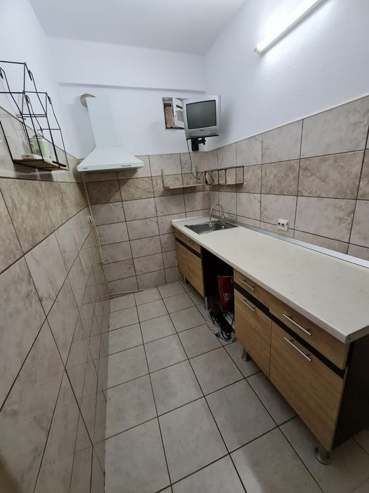 Vind 2camere etaj 6 din 7 zona port