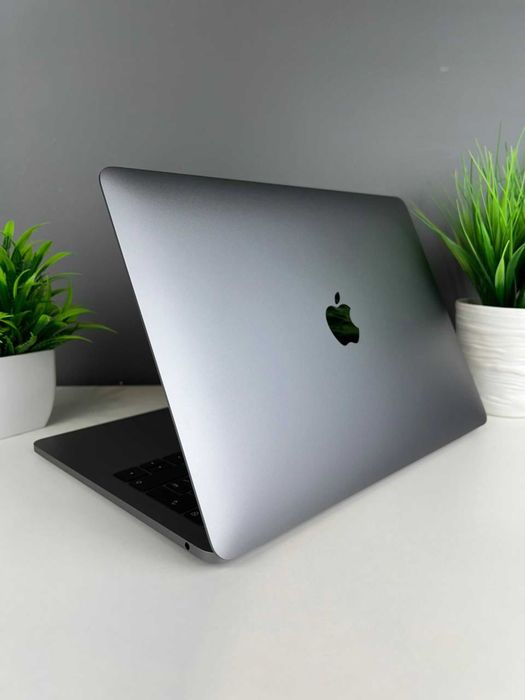 MacBook Pro 2019, 1265а21935