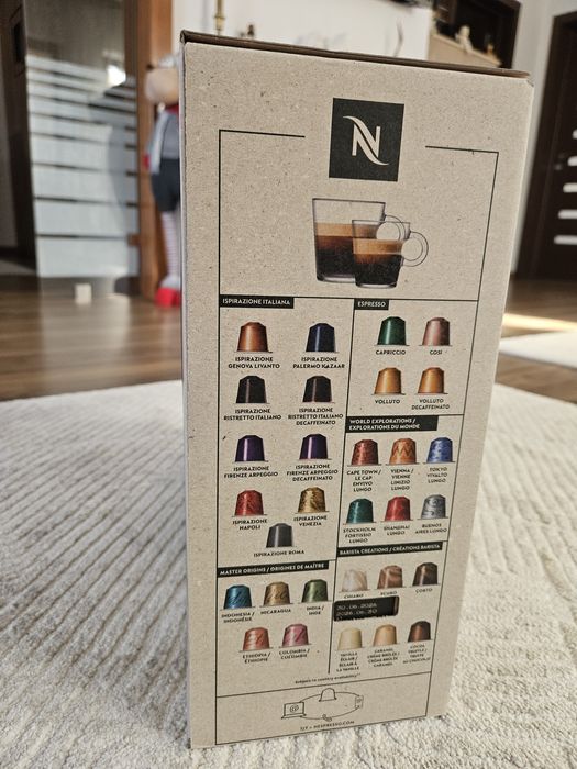 Espressor capsule Delonghi Nespresso + 47 capsule de cafea Nesprsso