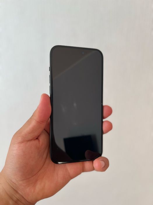 Продам iPhone 15 Plus 128