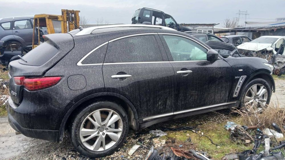На части Инфинити QX70 3.0D 2017г