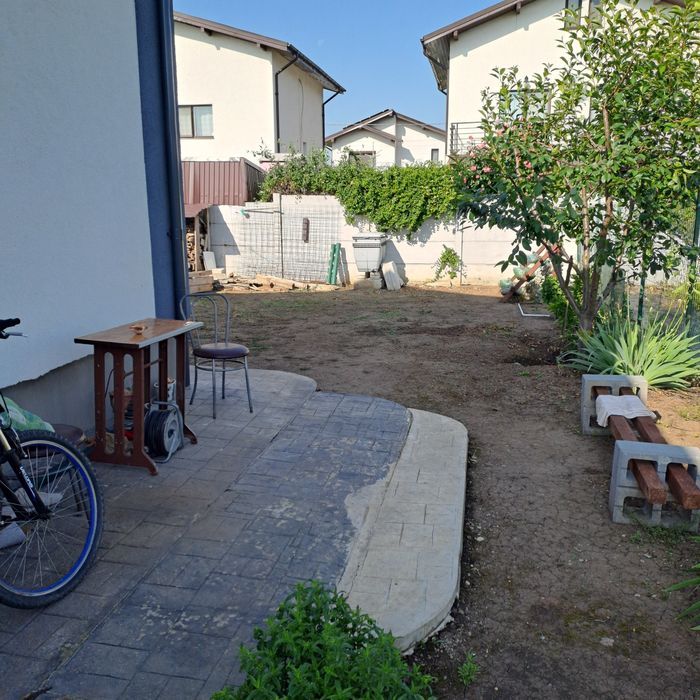 Inchiriez casa comuna Berceni ,Miorița 81k