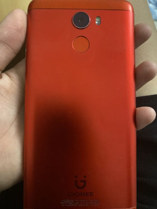 Продам телефон работает