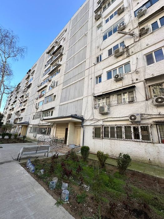 Срочно продаётся 3 комнатная квартира на Ц-4, Шедевр