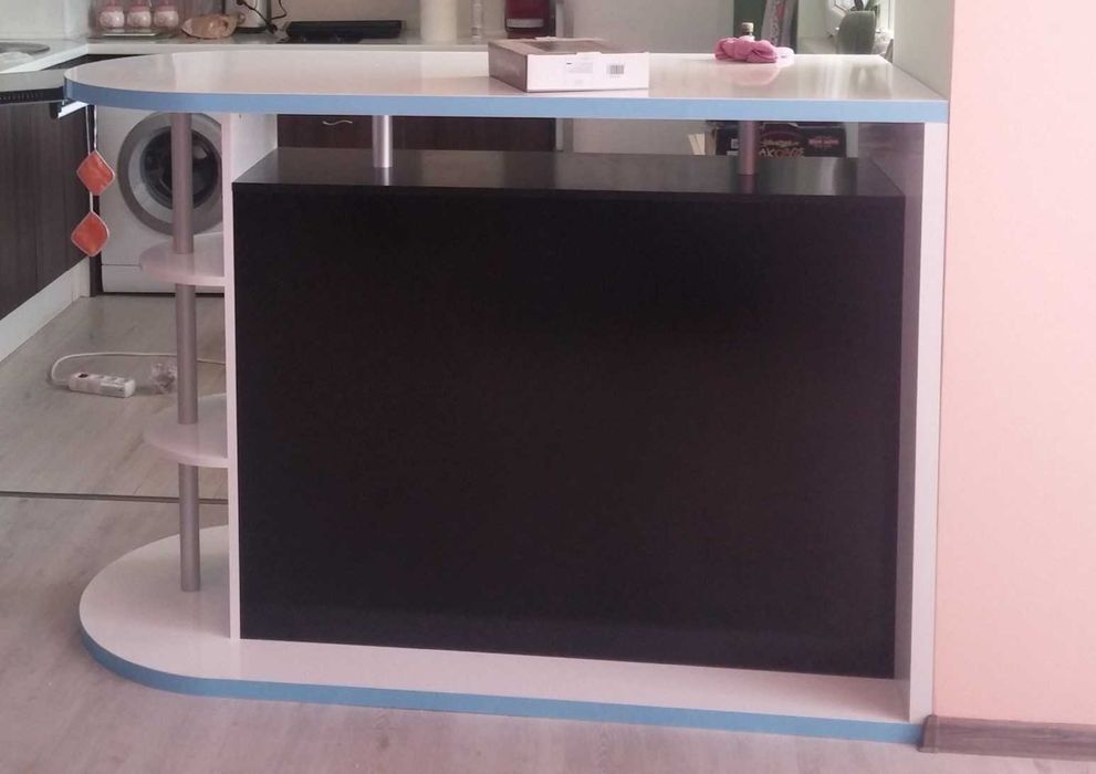 Барплот в черно и бяло