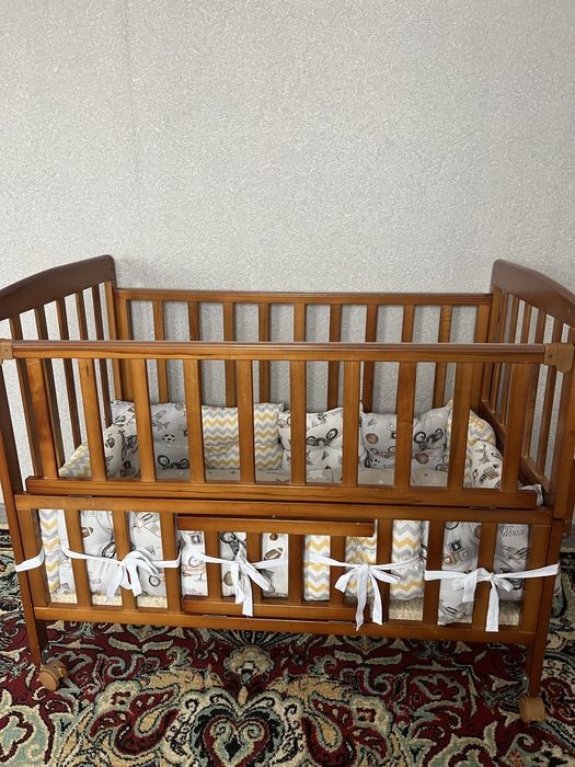 Продам деревянную манеж