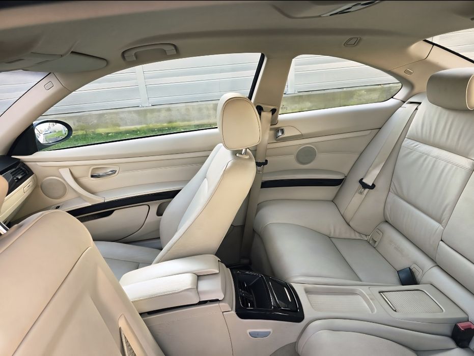BMW Seria 3 2010 — imagine 5
