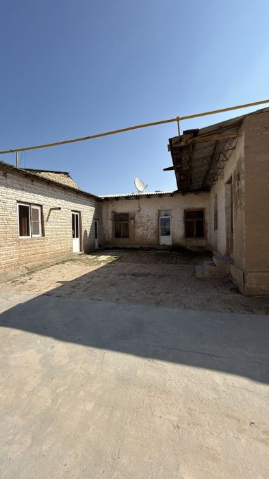 Гишт заводи ва офис под расшивка гишт заводи сотилади, нархи келишилад