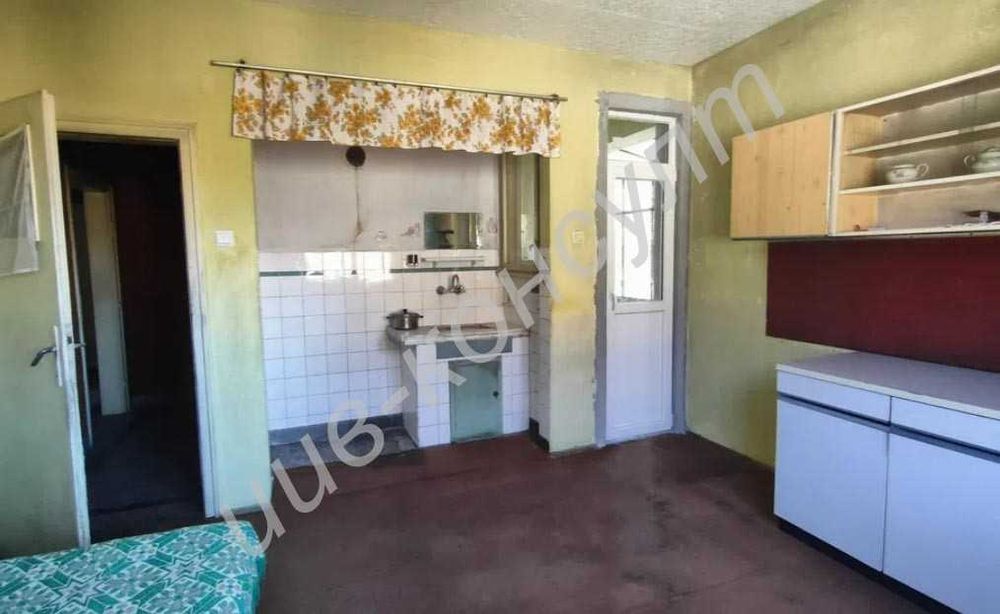 Продава се Тристаен апартамент в Велико Търново, Център - 120 кв.м за 775 €/кв.м - Снимка #2