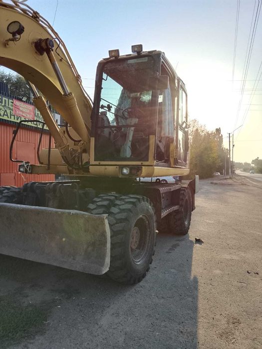 Продам колесный экскаватор Komatsu PW 130