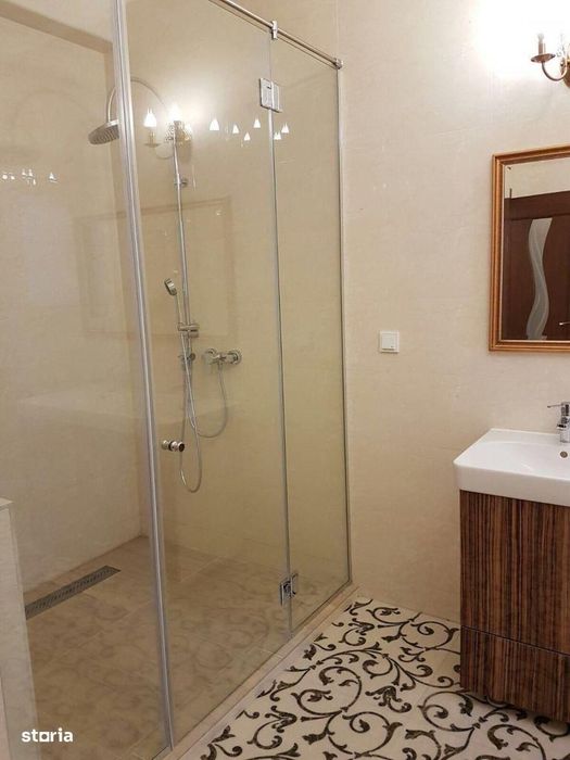 Vila lux de 5 camere cu parcare subterana în zona Bragadiru - Ghencea