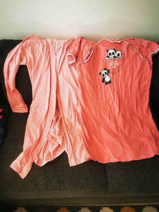 Vând cămăși alăptare/gravide XL 

Vând tot lotul cu 100 lei, sunt 4 că