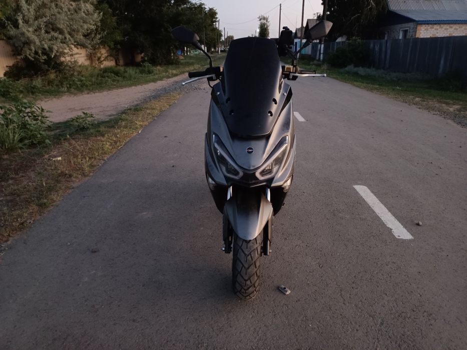 Продам скутер  макси