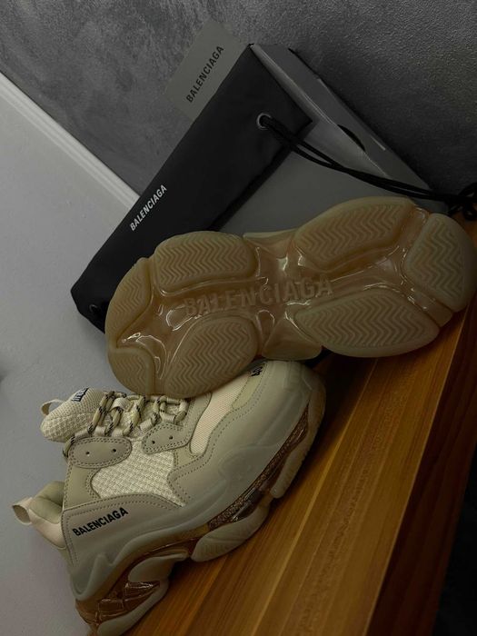 Balenciaga Triple S Bej