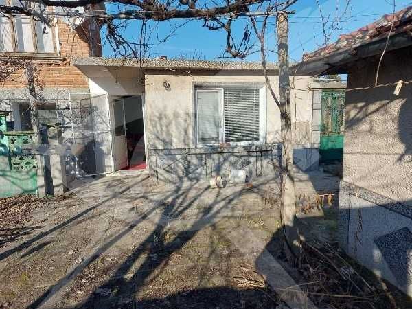 Продава се Къща в с. Ясно поле, Област Пловдив - 100 кв.м за 561 €/кв.м - Снимка #1