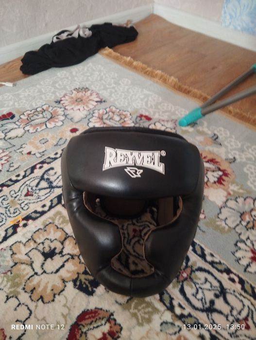 Шлем REYVEL состояние новый