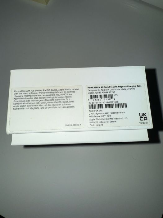 Casti Apple Airpods Pro cu MagSafe Charging Case