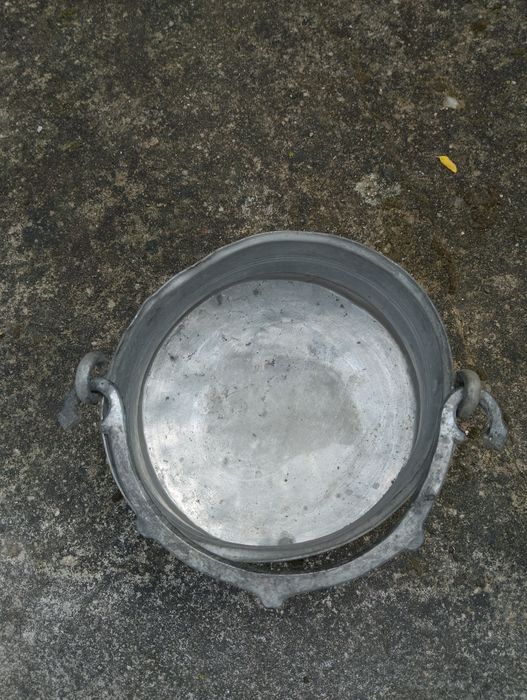 Много стари медни котлета