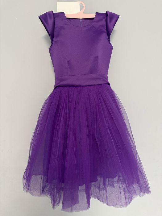 Платье для девочки нарядное 6-8 лет