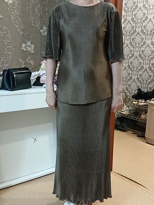 Продам женские платья