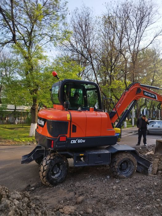 Мини экскаватор DEVELONсрочна сотилади