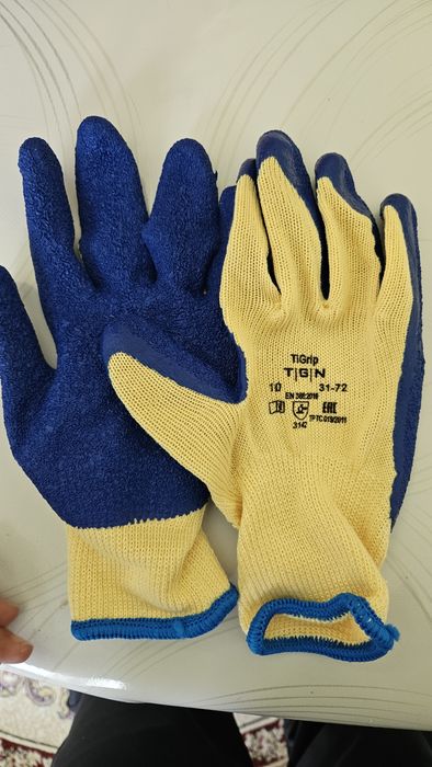 Перчатки перчатки