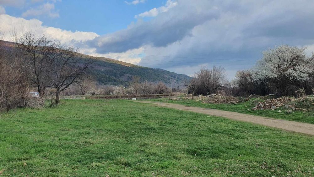 Продава се Парцел в Шипка - 1600 кв.м за 9 €/кв.м - Снимка #2