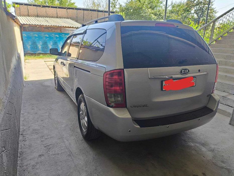 Mikroavtobus Kia Carnival miniven taksi toqqa