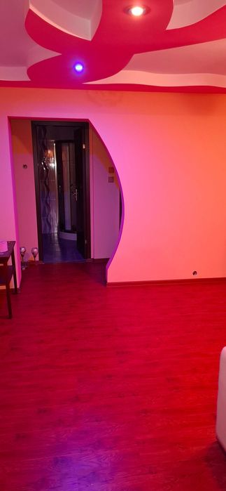 Se ofera spre vanzare apartament cu 3 camere.