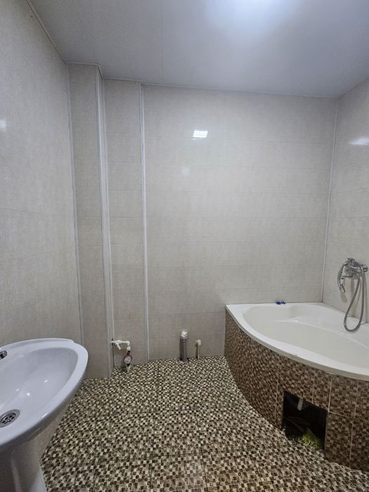 Карасу-6, мечеть Авайхон