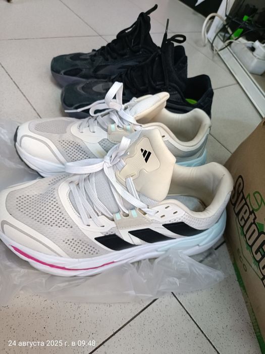 Кроссовки впоряде б.у