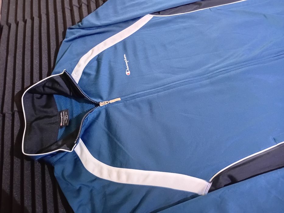 Продам олимпийку чемпион