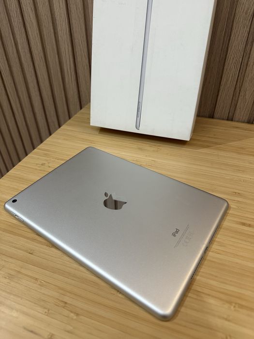 Продам Айпад 6-го поколения