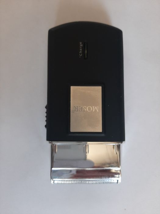 Компактная электробритва аккумуляторная