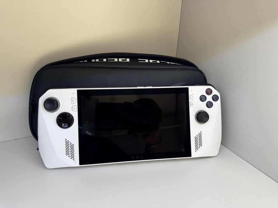 Consola portabila gaming ASUS ROG ALLY Z1 Extreme, 16GB LPDDR5, SSD 512GB