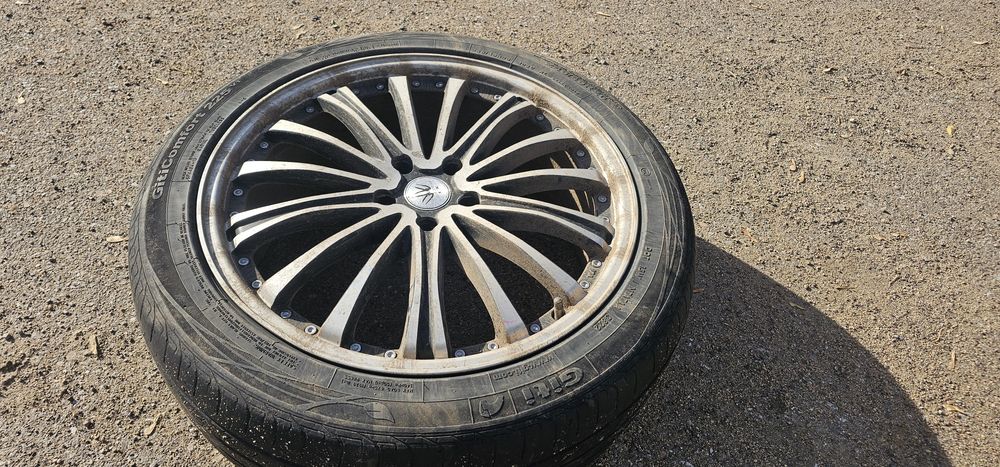 Комплект дисков с резиной 245/45 R20