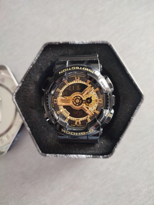 Часовник g-shock.